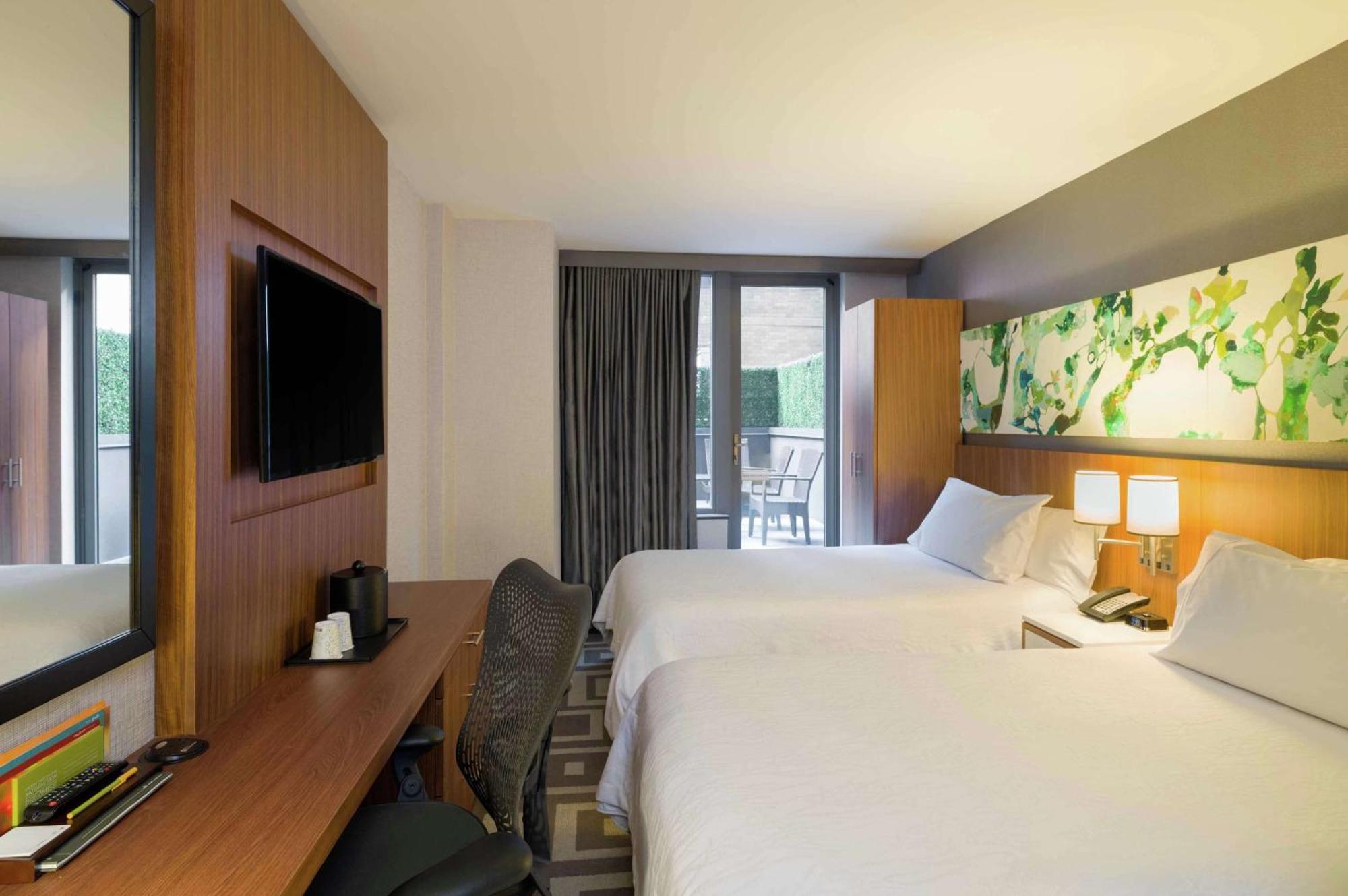 Hilton Garden Inn New York Central Park South-Midtown West Exterior photo